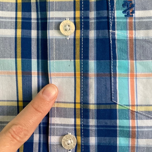 Boys size 8 Izod plaid short sleeved quality button down shirt - Picture 8 of 8